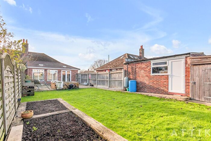 2 Bedroom Semi-Detached Bungalow For Sale In Queens Drive, Halesworth, IP19