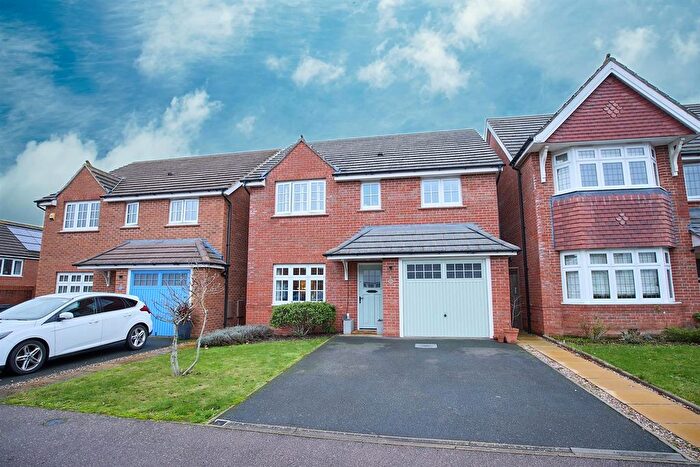 4 Bedroom Detached House For Sale In Ferry Pickering Close, Hinckley, LE10