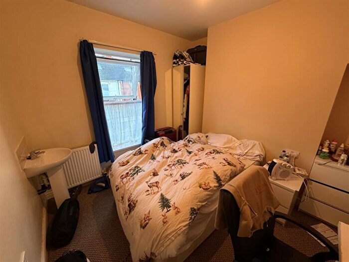 5 Bedroom End Of Terrace House For Sale In Suffolk Street, Hull, HU5