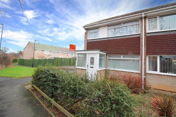 3 Bedroom End Of Terrace House To Rent In Brunton Walk, Kingston Park, NE3