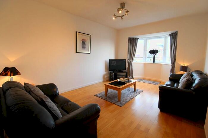2 Bedroom Flat To Rent In Whitehall Road, Flat, AB25
