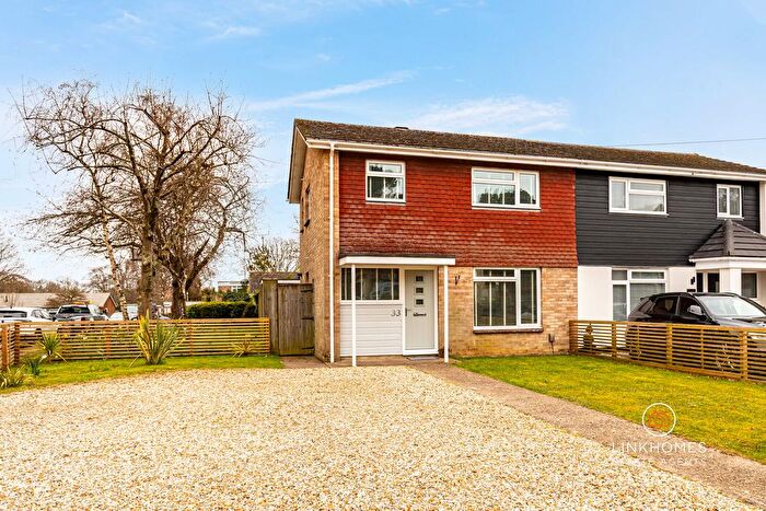 3 Bedroom Semi Detached House For Sale In York Road, Broadstone, BH18