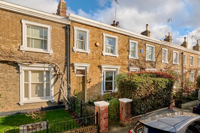 3 Bedroom Terraced House For Sale In Sydney Road, Richmond, TW9