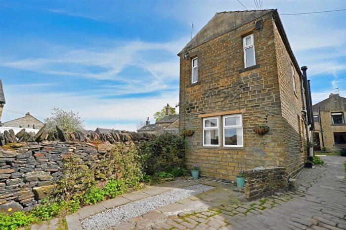 1 Bedroom Cottage For Sale In Drury Lane, Stainland, HX4