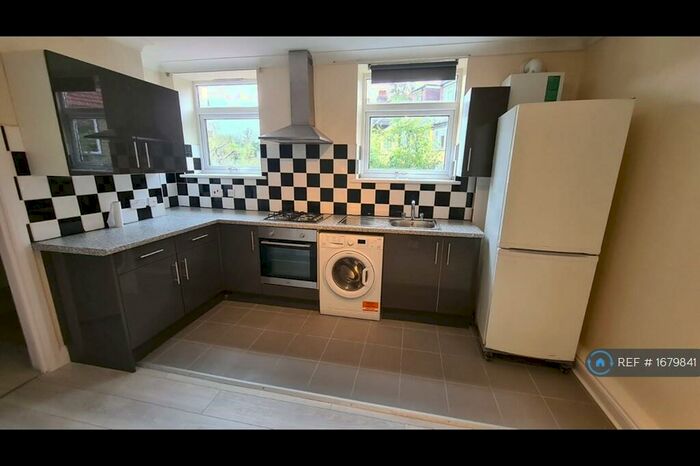 2 Bedroom Flat To Rent In Norwood Road, London, SE24