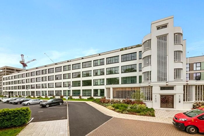 1 Bedroom Flat To Rent In Carnation Gardens, Hayes, UB3