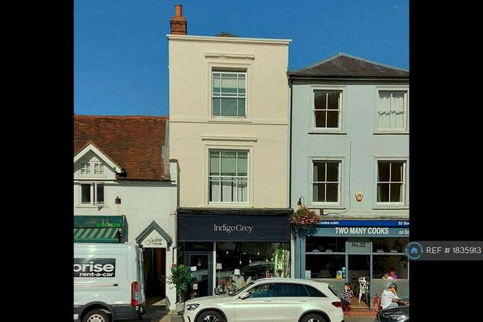 2 Bedroom Flat To Rent In South Street, Dorking, RH4