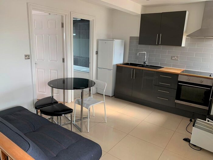 1 Bedroom Flat To Rent In Cowley Road, Oxford, OX4