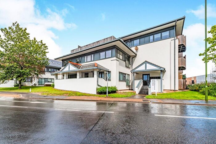 2 Bedroom Apartment To Rent In Horsham Gates, RH13