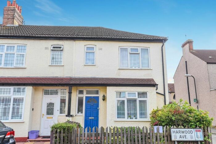 3 Bedroom End Of Terrace House To Rent In Harwood Avenue, Mitcham, Surrey, CR4