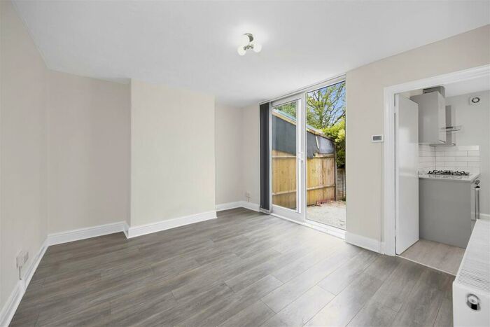 1 Bedroom Flat To Rent In Braemar Avenue, Neasden, London, NW10