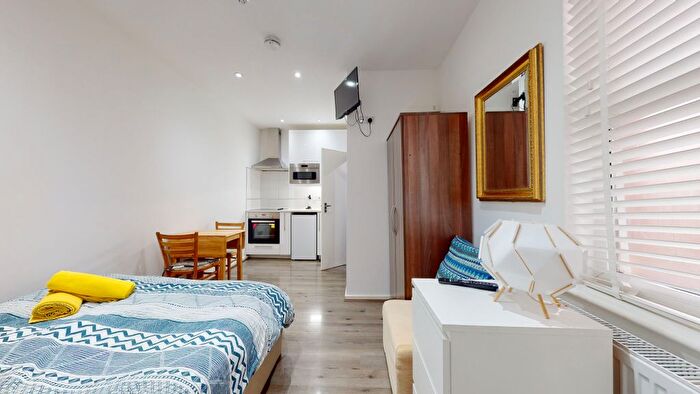 Studio To Rent In Blenheim Gardens, London, NW2