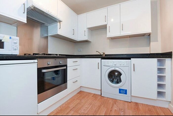 2 Bedroom Flat To Rent In Lanier Road, London, SE13