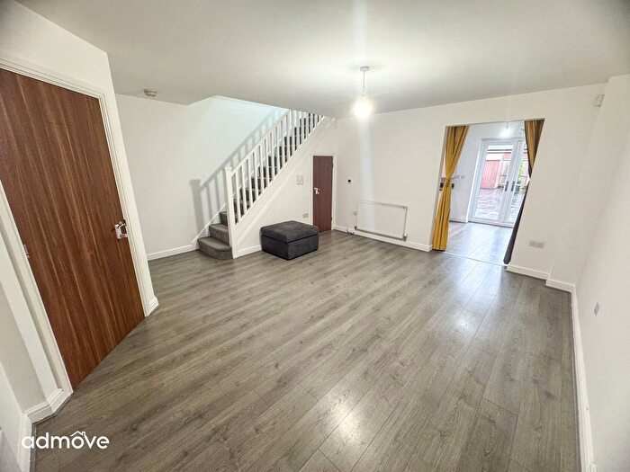 3 Bedroom Property To Rent In Baskerville Road, Altrincham, WA14