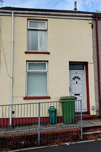 2 Bedroom Terraced House To Rent In Wind Street, Aberdare, CF44