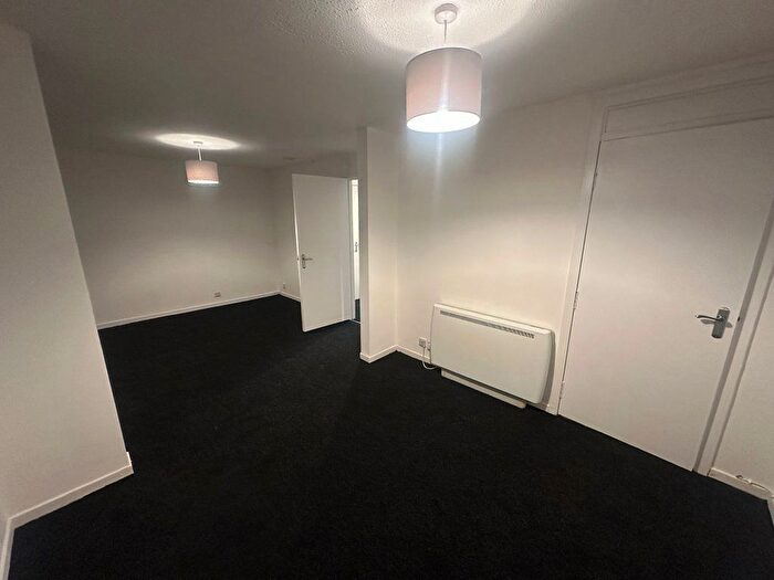 3 Bedroom Maisonette To Rent In Speckled Wood Court, Dundee, DD4