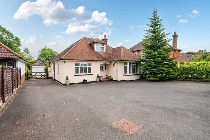 4 Bedroom Detached House For Sale In New Inn Lane, Guildford, Surrey, GU4
