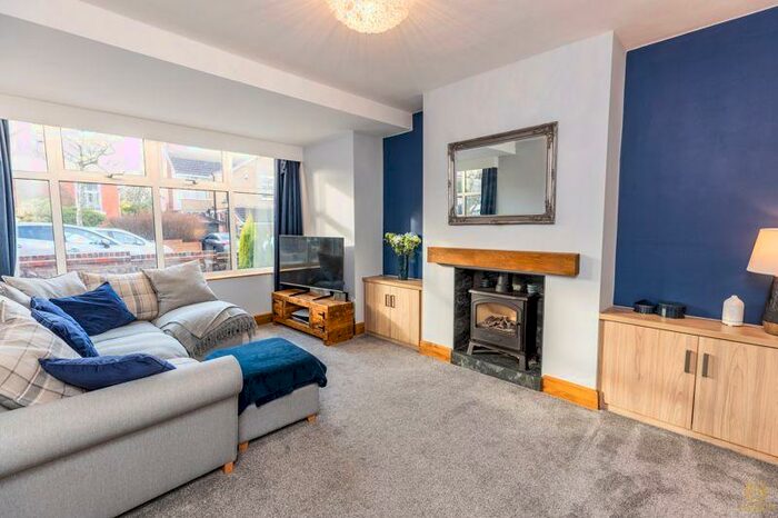 3 Bedroom Semi-Detached House For Sale In Earnsdale Avenue, Darwen, BB3