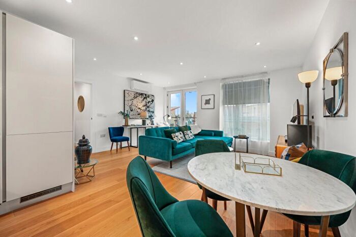 2 Bedroom Flat For Sale In Guildford House, Tollgate Gardens, NW6