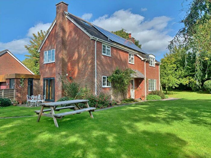 4 Bedroom Detached House For Sale In Winterbourne Monkton, SN4