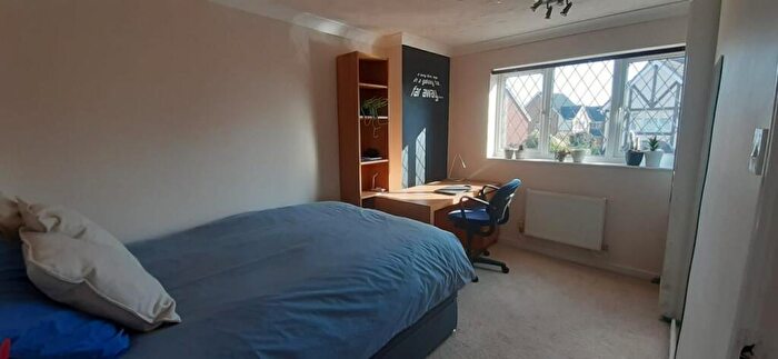 5 Bedroom House To Rent In Easby Abbey, MK41
