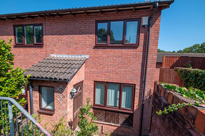 2 Bedroom End Of Terrace House For Sale In Laurus Close, Waterlooville, PO7