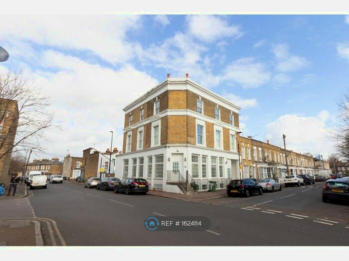 2 Bedroom Flat To Rent In Royal Archer, London, SE14