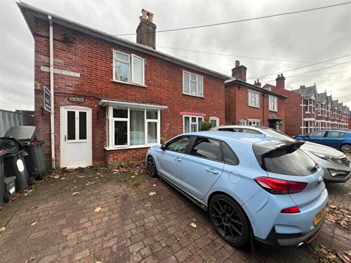 2 Bedroom End Of Terrace House To Rent In Winchester Road, Romsey, Hampshire, SO51