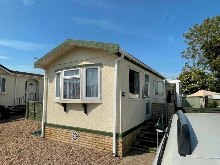 1 Bedroom Park Home For Sale In Kingsmead Park, Swinhope, LN8