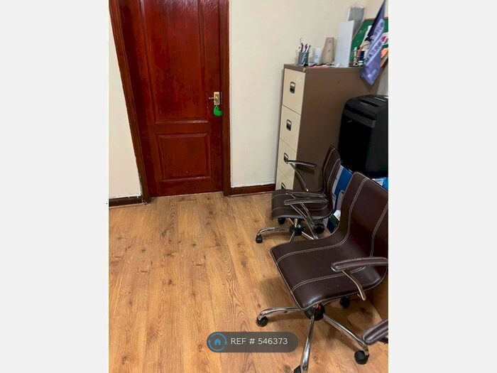 3 Bedroom Semi-Detached House To Rent In Cromer Road, Bury, BL8