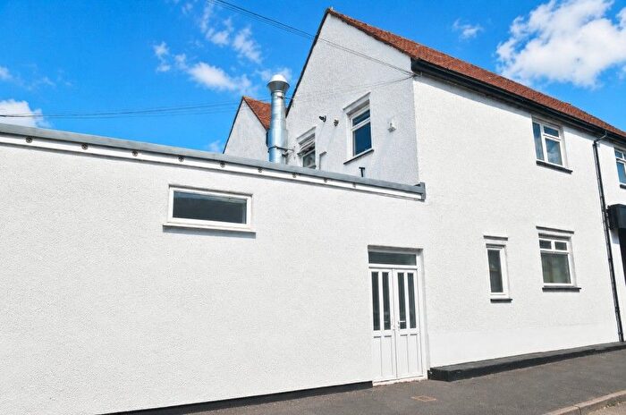 Studio To Rent In Shepperton, Surrey, TW17