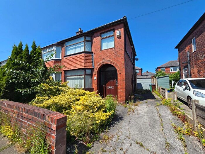 3 Bedroom Semi-Detached House For Sale In Eastham Avenue, Bury, BL9