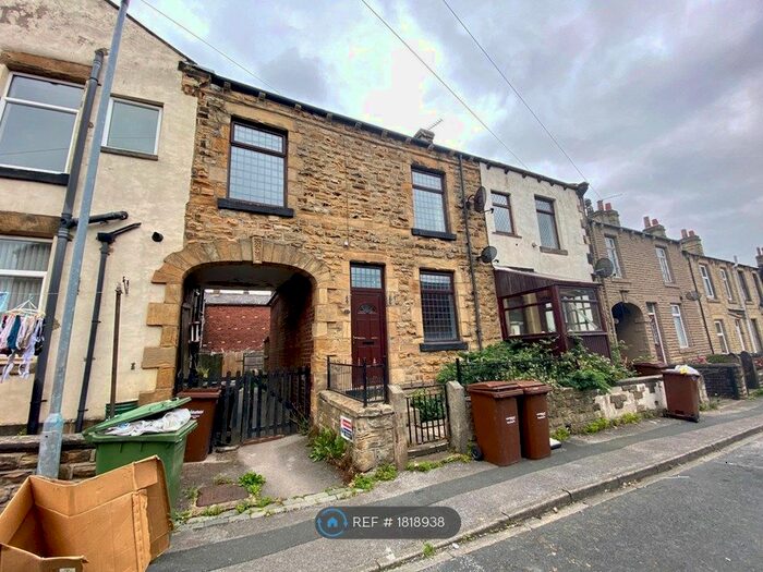 3 Bedroom Terraced House To Rent In Cross Ryecroft Street, Ossett, WF5