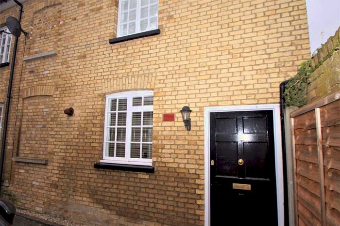 2 Bedroom Semi-Detached House To Rent In Edmunds Corner, Old Cross, SG14