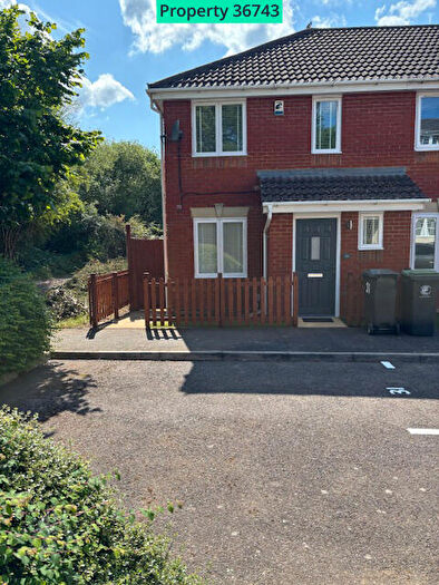 2 Bedroom End Of Terrace House To Rent In Burrows Chase, Waltham Abbey, EN9