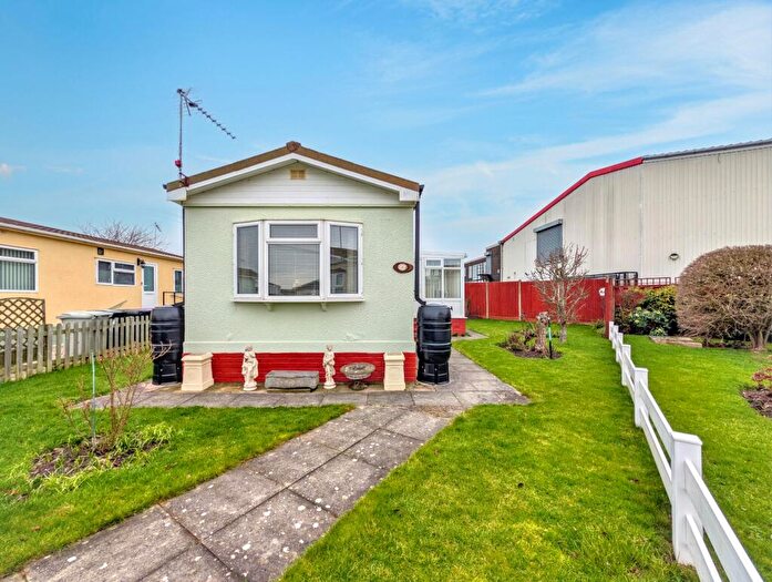 2 Bedroom Bungalow For Sale In Sea Lane, Ingoldmells, PE25
