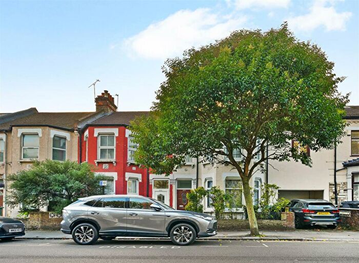 4 Bedroom Terraced House To Rent In Wightman Road, Hornsey, N8