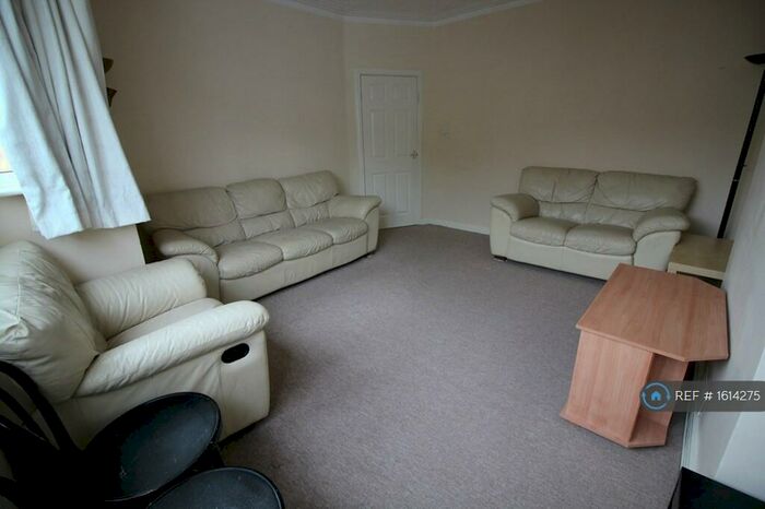 3 Bedroom Semi-Detached House To Rent In St. Margarets Road, Edgware, HA8