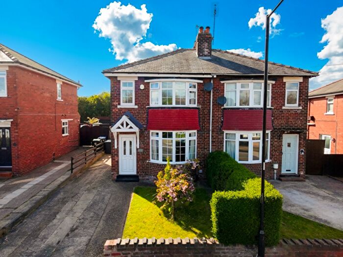 3 Bedroom Semi Detached House For Sale In Ingleborough Drive, Doncaster, DN5
