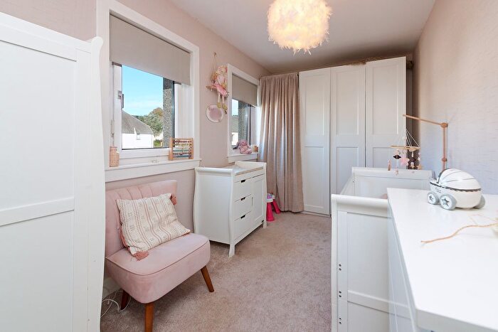 2 Bedroom Flat For Sale In Wheatlands Drive, Kilbarchan, PA10