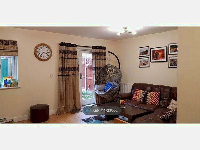 3 Bedroom Terraced House To Rent In New Mossford Way, Barkingside, Ilford, IG6