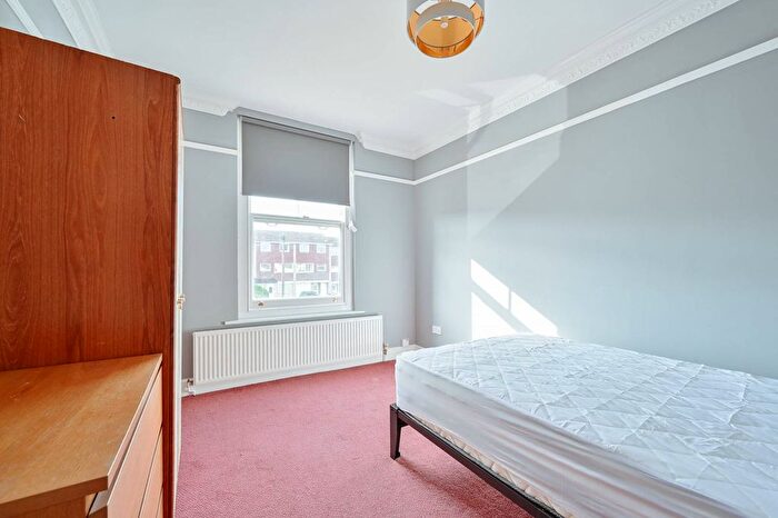 Studio To Rent In Bushey, Bushey, WD23