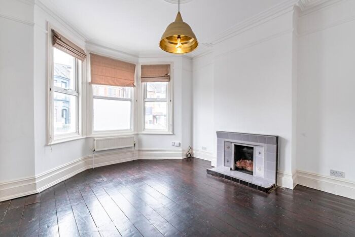 2 Bedroom Flat To Rent In Bathurst Gardens London, NW10