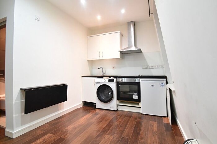1 Bedroom Flat To Rent In High Street, London, W3