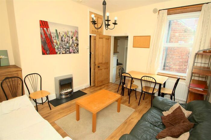 3 Bedroom Flat To Rent In Shortridge Terrace, Jesmond, Newcastle Upon Tyne NE2