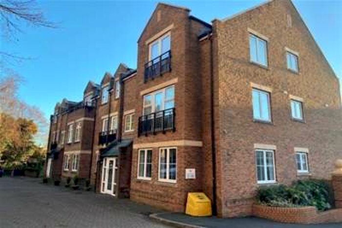 2 Bedroom Flat To Rent In Caversham Place, Sutton Coldfield, B73