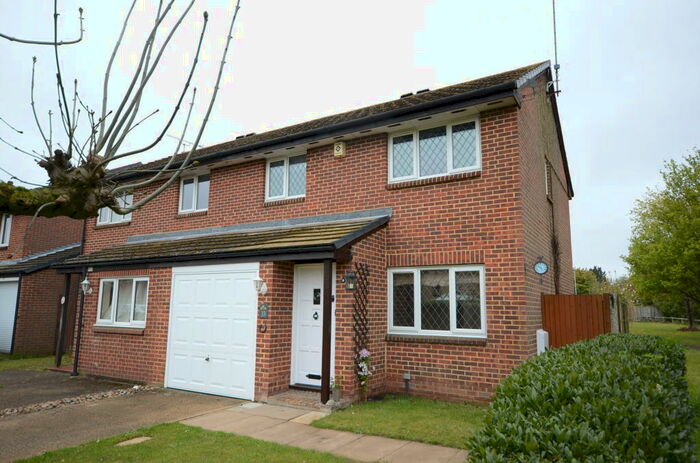 3 Bedroom Semi-Detached House To Rent In Markby Way, Lower Earley, RG6