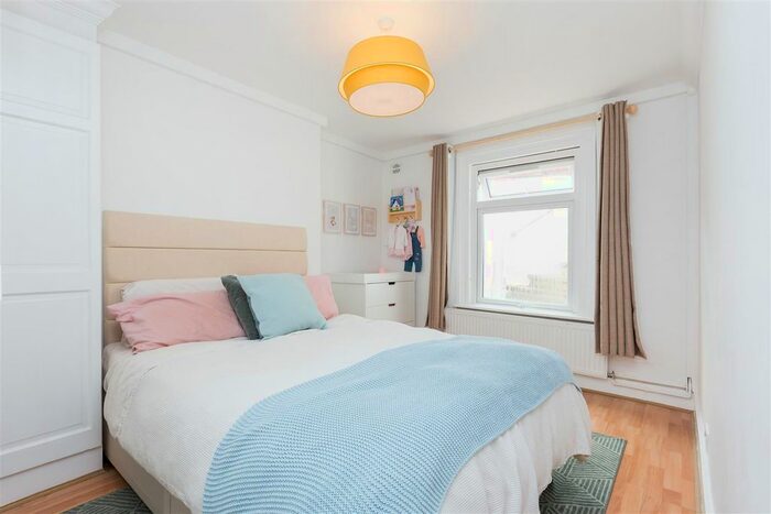 1 Bedroom Flat To Rent In Oval Road, Addiscombe, Croydon, CR0