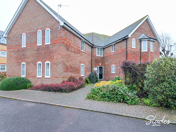 2 Bedroom Apartment To Rent In Apex Court, Avenue Road, Christchurch, BH23