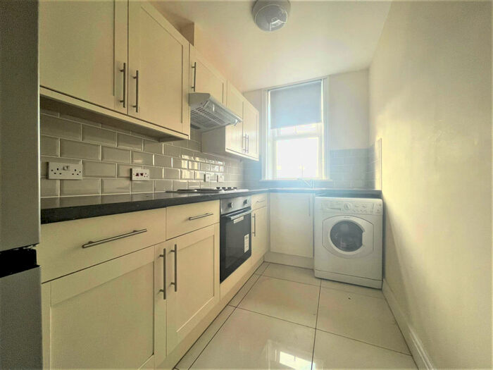 2 Bedroom Apartment To Rent In Chapeltown Road, Leeds, West Yorkshire, LS7